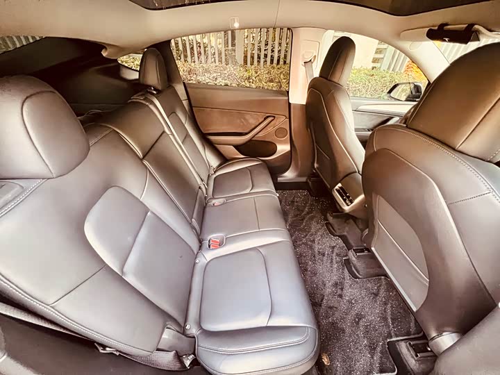 Фото 14 - Tesla Model Y