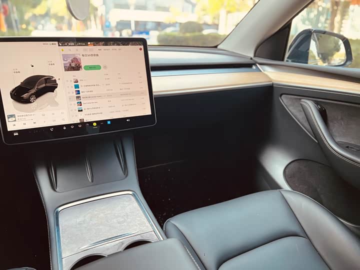 Фото 18 - Tesla Model Y