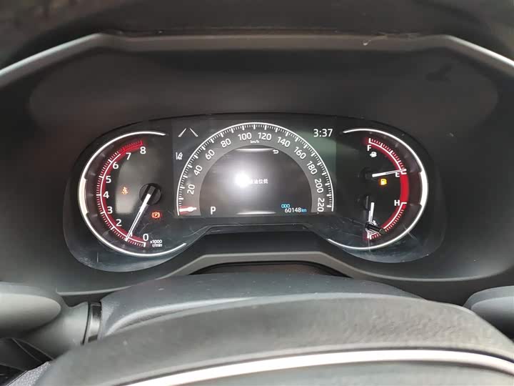 Фото 11 - Toyota RAV4