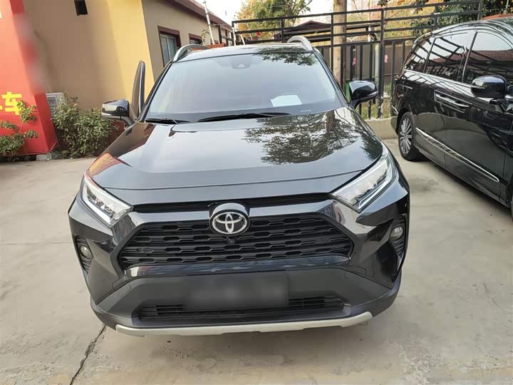 Фото 3 - Toyota RAV4