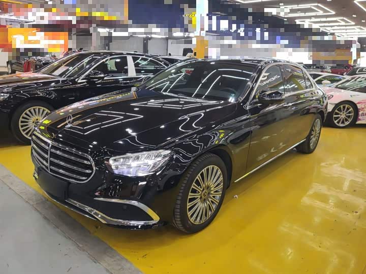 Фото 2 - Mercedes-Benz E-Class