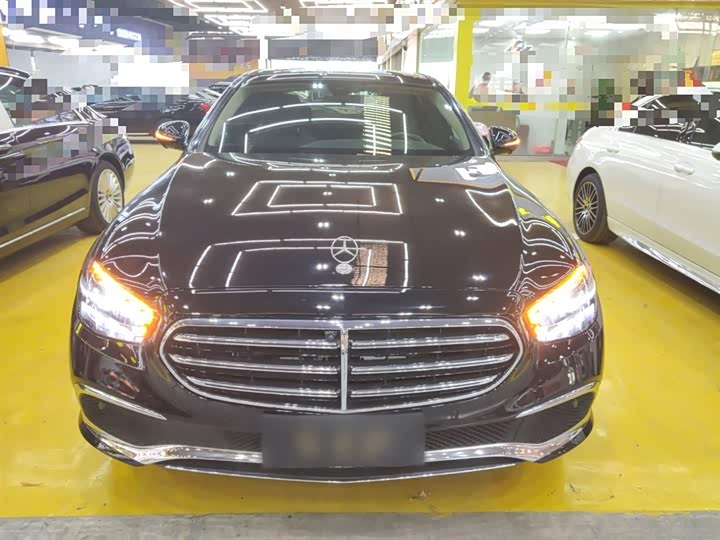 Фото 3 - Mercedes-Benz E-Class