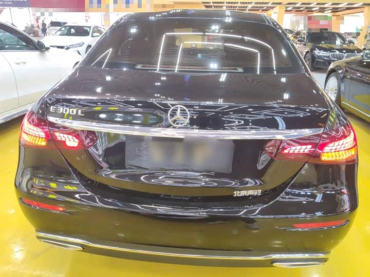 Фото 6 - Mercedes-Benz E-Class