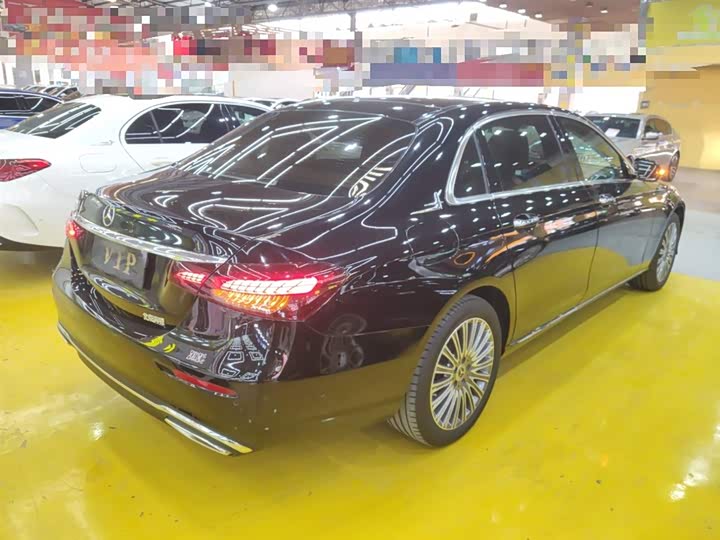 Фото 7 - Mercedes-Benz E-Class