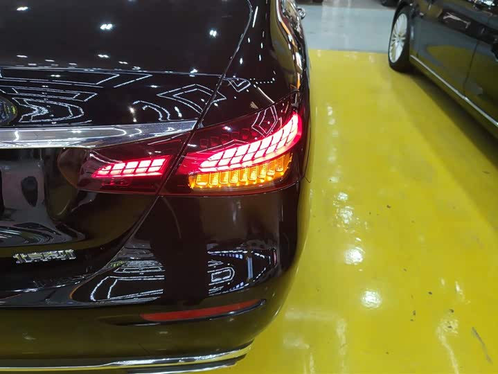 Фото 8 - Mercedes-Benz E-Class