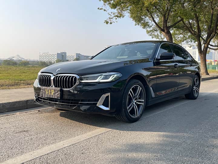 Фото 1 - BMW 5 Series