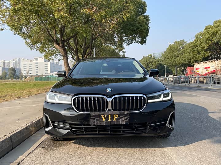 Фото 2 - BMW 5 Series