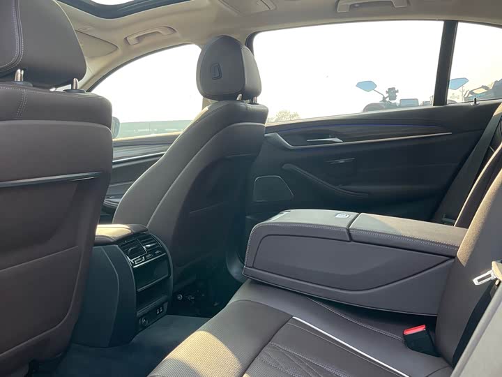 Фото 22 - BMW 5 Series