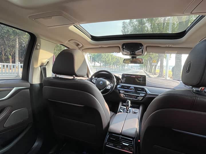 Фото 26 - BMW 5 Series