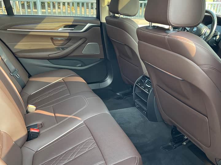 Фото 27 - BMW 5 Series