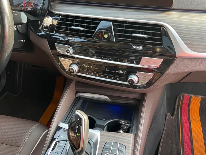 Фото 34 - BMW 5 Series