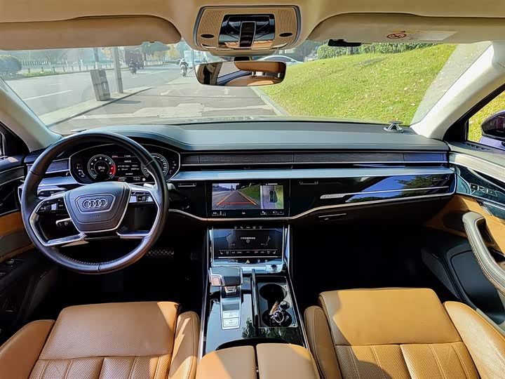 Фото 6 - Audi A8