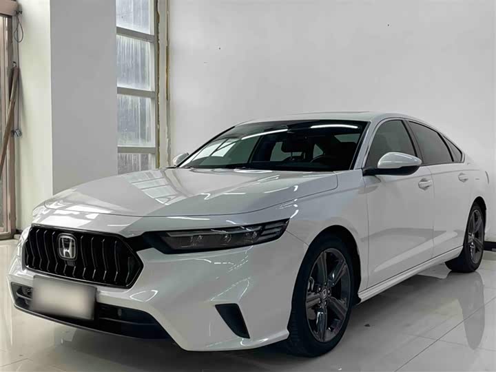 Фото 2 - Honda Inspire