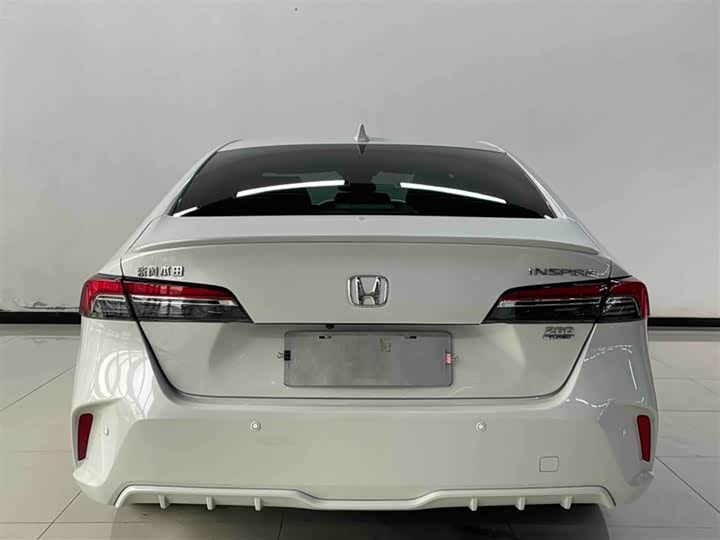 Фото 4 - Honda Inspire