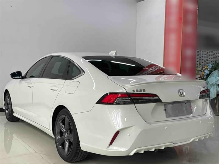 Фото 5 - Honda Inspire