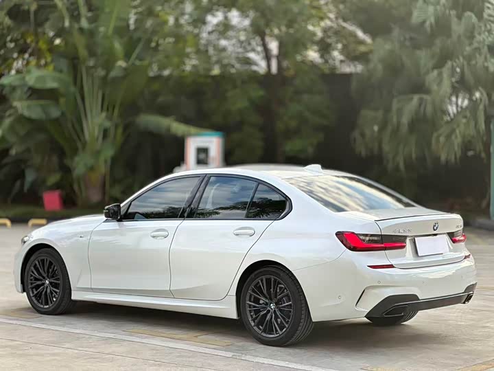 Фото 16 - BMW 3 Series