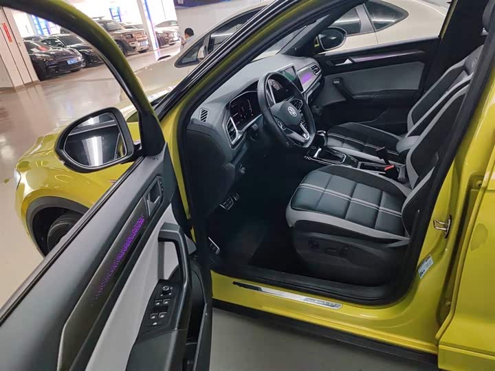 Фото 16 - Volkswagen T-Roc