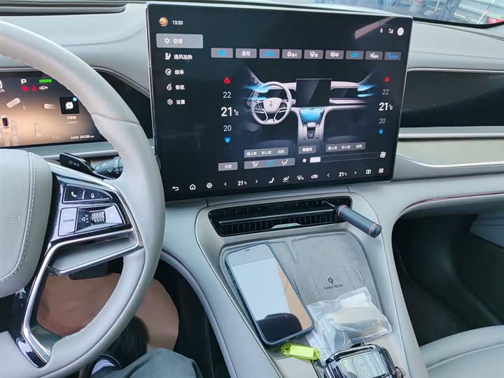 Фото 13 - Denza N7