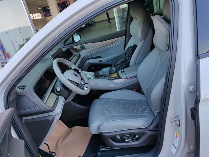 Фото 15 - Denza N7