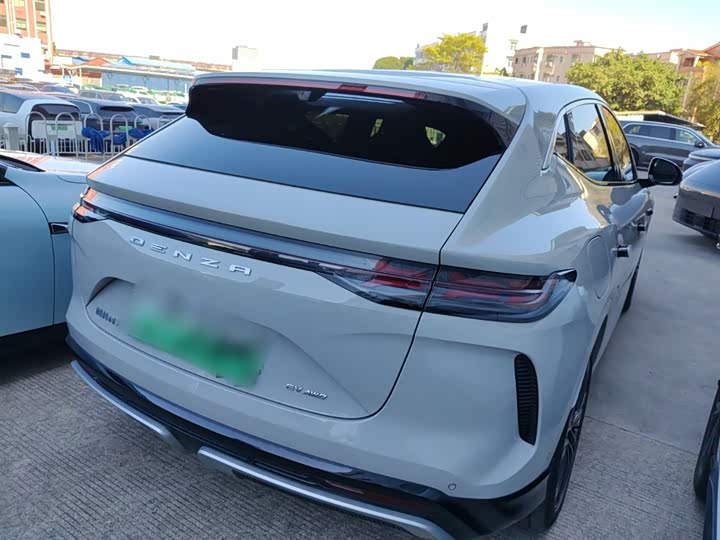 Фото 7 - Denza N7