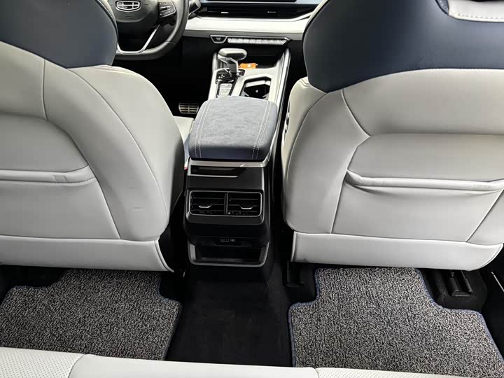 Фото 16 - Geely Preface