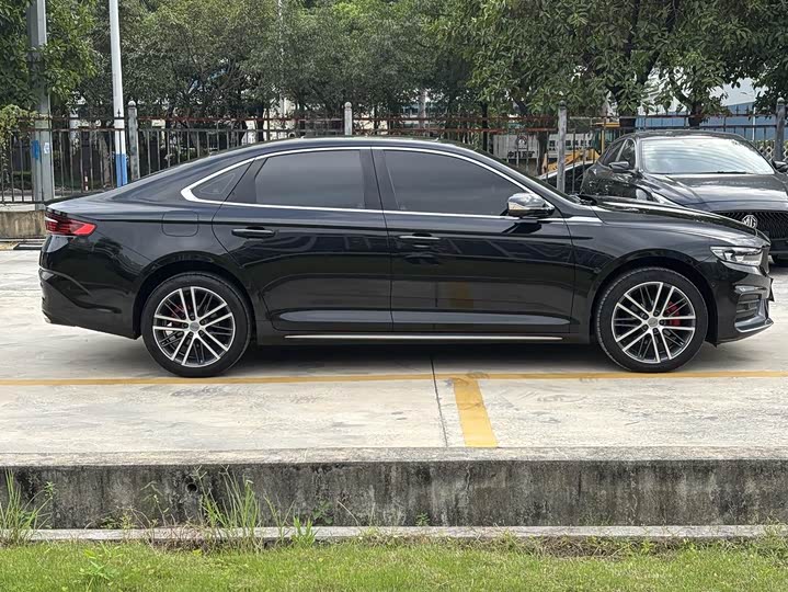 Фото 8 - Geely Preface