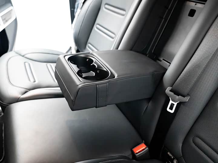 Фото 15 - Mercedes-Benz G-Class