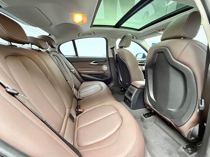 Фото 9 - BMW 1 Series