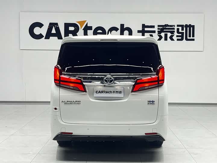 Фото 3 - Toyota Alphard