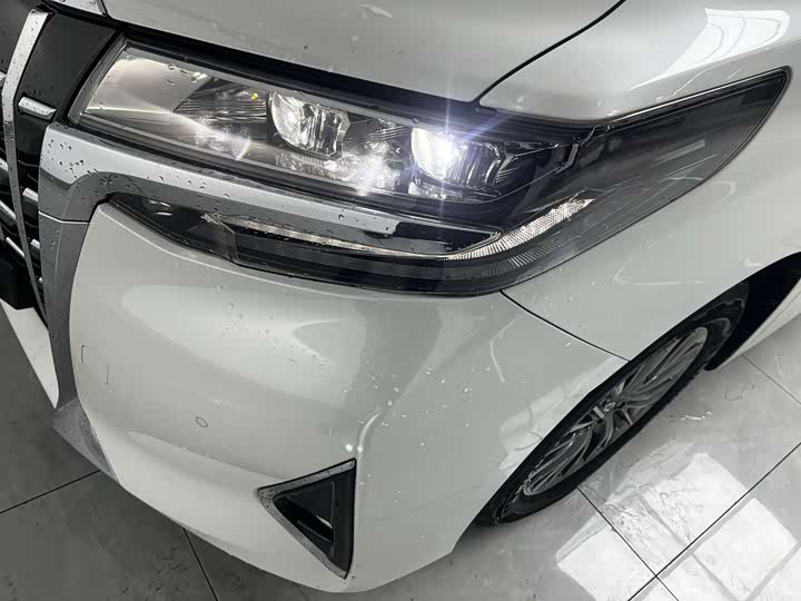 Фото 5 - Toyota Alphard