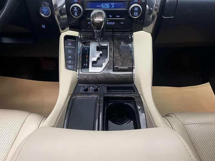 Фото 8 - Toyota Alphard