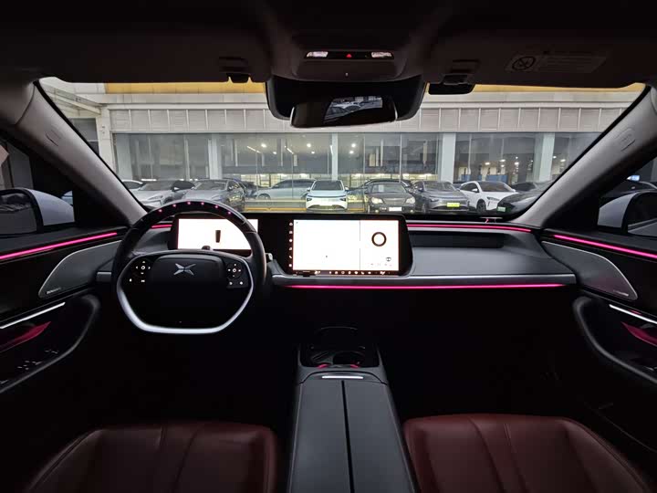 Фото 10 - XPeng P7