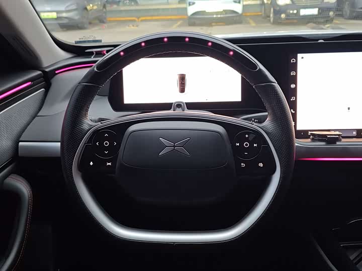 Фото 12 - XPeng P7