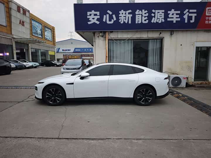 Фото 3 - XPeng P7