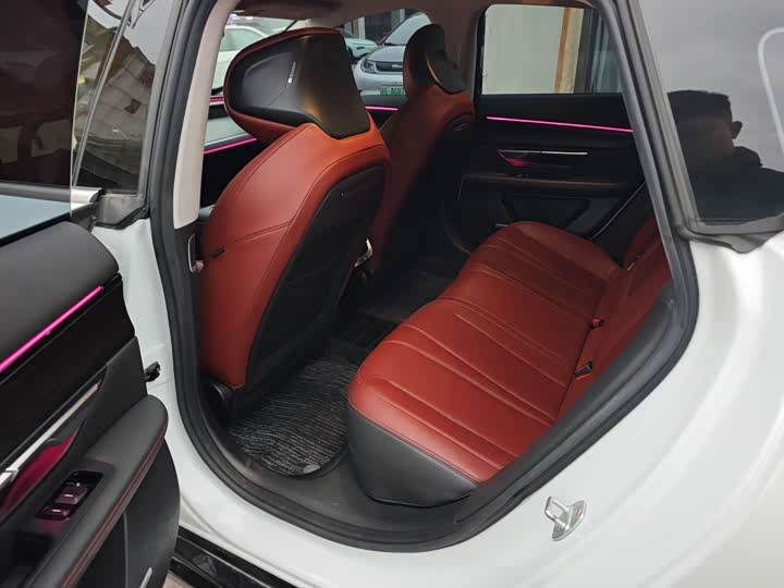 Фото 8 - XPeng P7