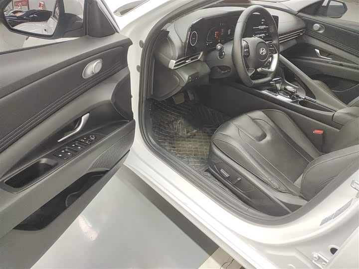 Фото 16 - Hyundai Elantra N line