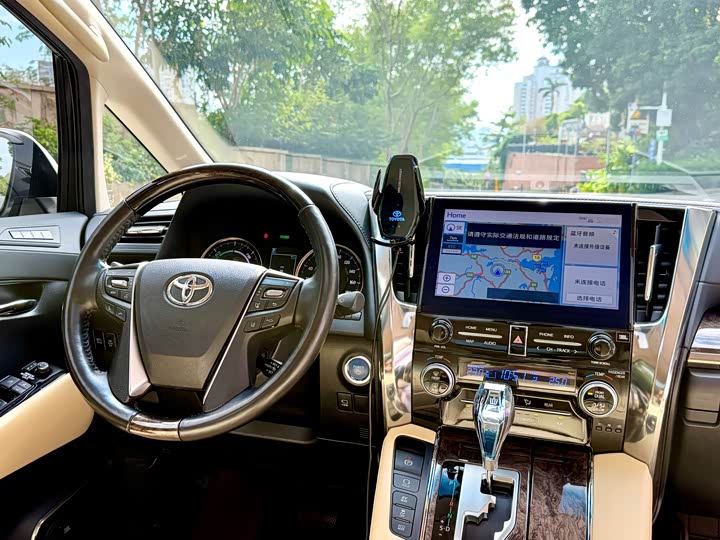 Фото 7 - Toyota Vellfire