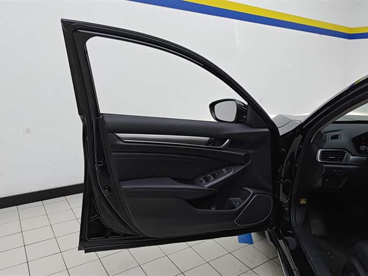 Фото 7 - Honda Accord