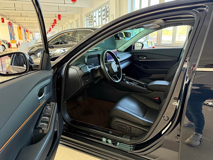 Фото 6 - Honda Accord