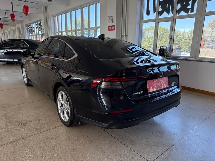 Фото 8 - Honda Accord