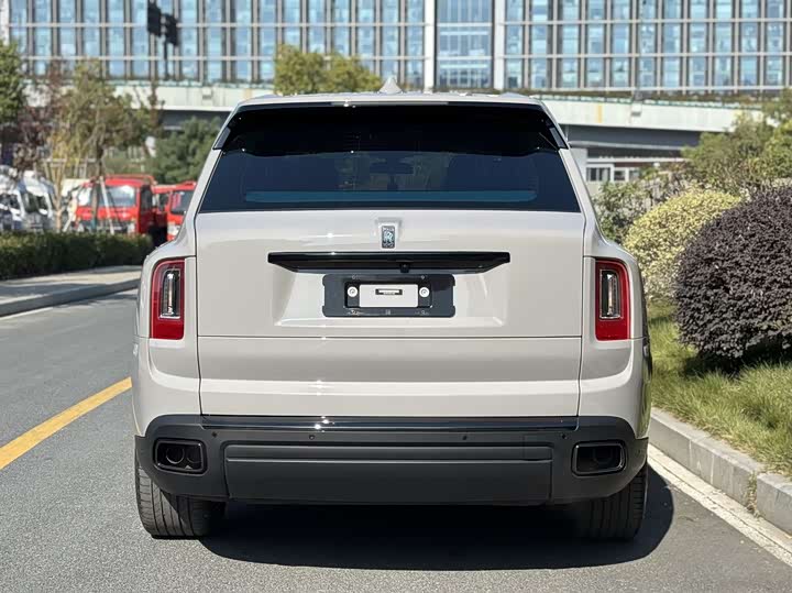 Фото 3 - Rolls-Royce Cullinan