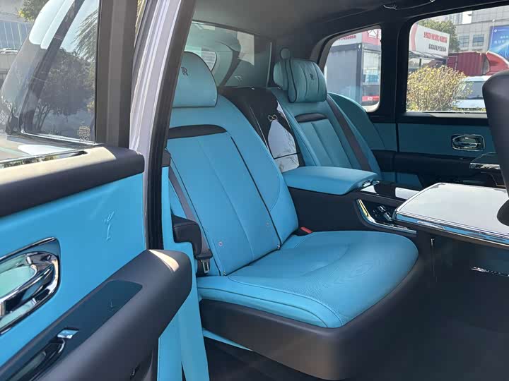 Фото 6 - Rolls-Royce Cullinan