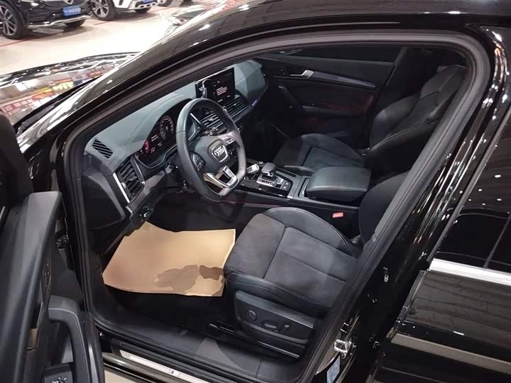 Фото 16 - Audi Q5L Sportback