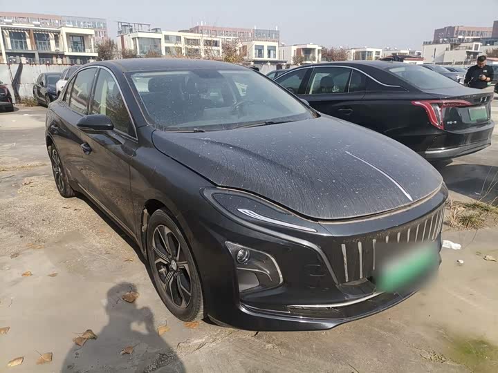 Фото 4 - Hongqi E-QM5