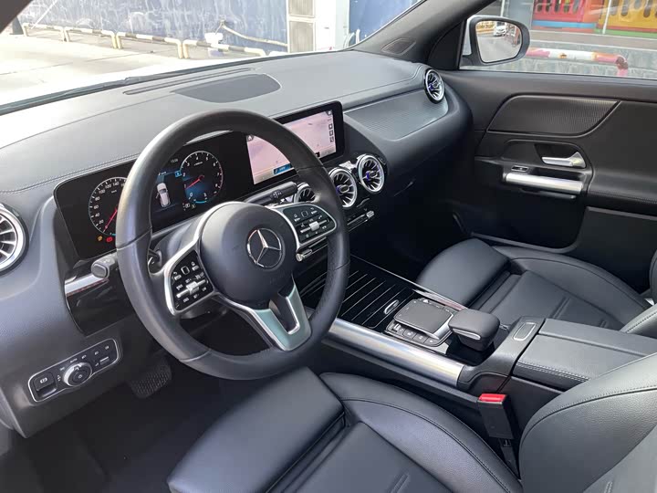 Фото 12 - Mercedes-Benz GLA-Class