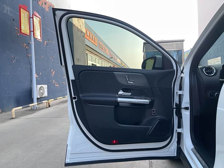 Фото 8 - Mercedes-Benz GLA-Class