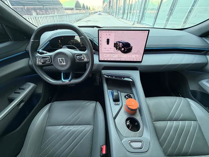 Фото 10 - Zeekr 001