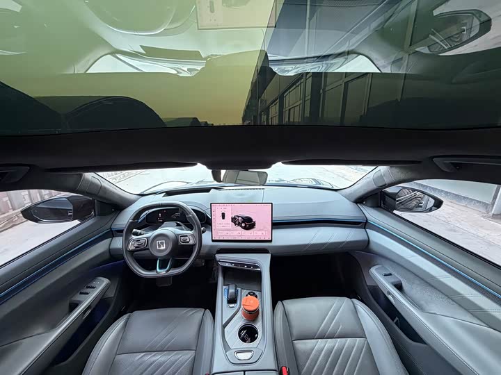 Фото 11 - Zeekr 001