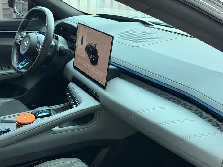 Фото 13 - Zeekr 001