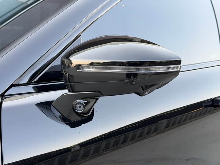 Фото 16 - Zeekr 001